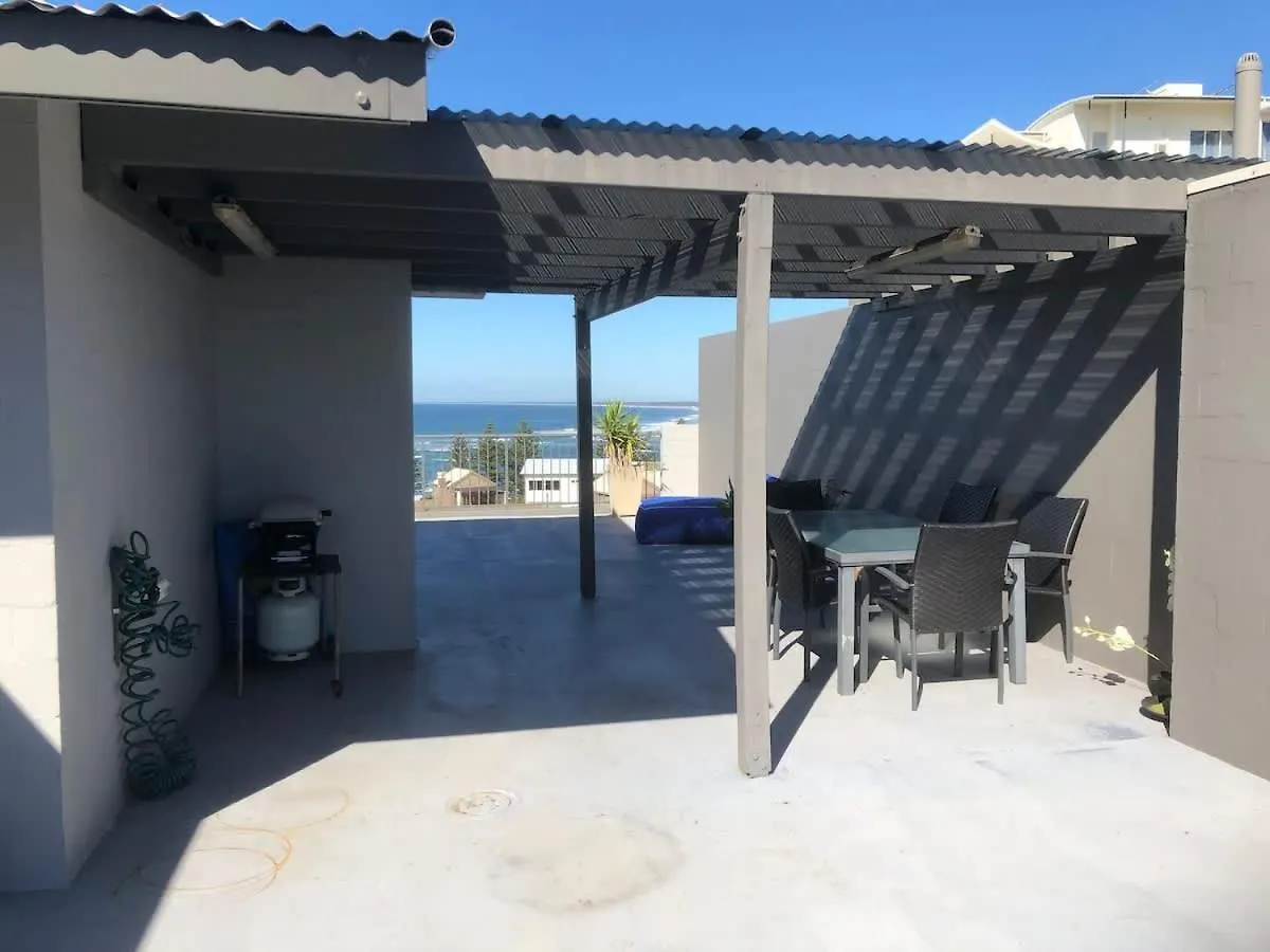 Location At Its Best - Ocean Views & Private Rooftop Caloundra Appartamento